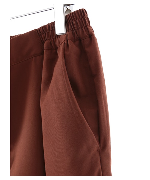 earth music&ecology（アースミュージックアンドエコロジー）の「【Special Price】ワイドテーパードパンツ（パンツ・ブラック/ブリックレッド/ブラウン/キャメル/カーキ/ネイビー・F）」の11枚目の写真