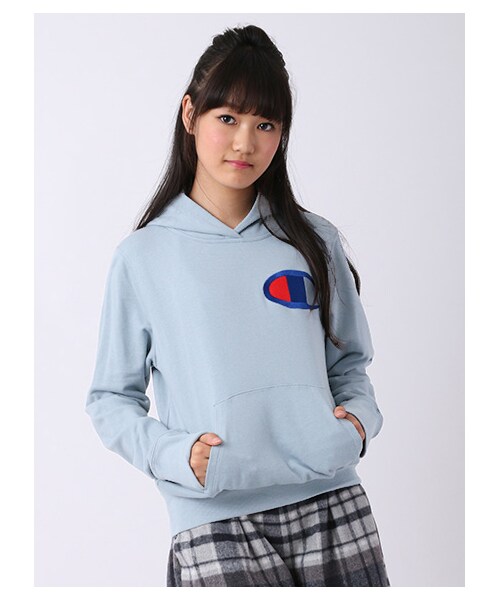 E hyphen world gallery（イーハイフンワールドギャラリー）の「・F Champion ロゴ刺繍パーカー（トップス・オフホワイト/杢グレー/ブラック/ピンク/ライトグリーン/ブルー・140cm/150cm/160cm）」の7枚目の写真