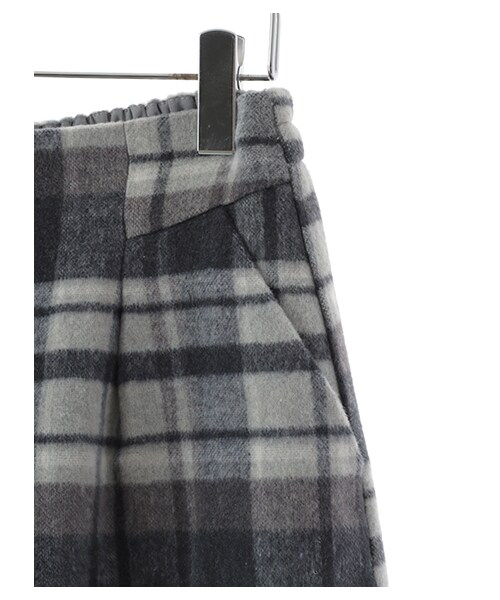 E hyphen world gallery（イーハイフンワールドギャラリー）の「・チェックシャギータックキュロットパンツ（パンツ・アイボリー/グレー/チャコールグレー・S/M）」の12枚目の写真