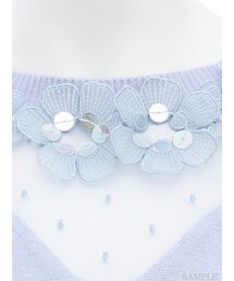 snidelお花刺繍タートルニット SNIDEL（スナイデル）の「シースルーフラワー刺繍ニットプルオーバー