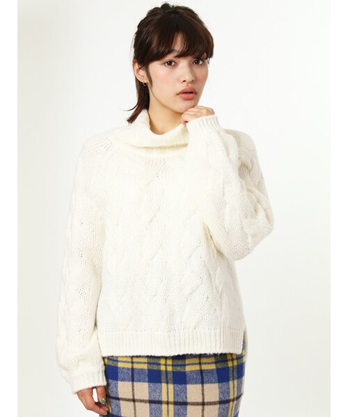 w closet（ダブルクローゼット）の「ケーブル編みオフタートルニット（トップス・レディース・オフホワイト/Lグレー/Lベージュ・FREE）」の4枚目の写真