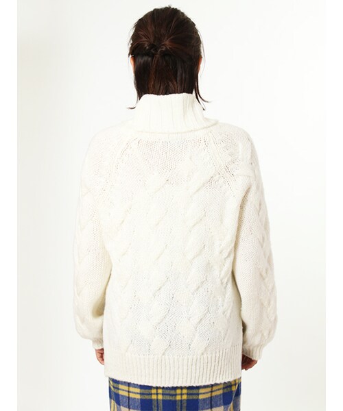 w closet（ダブルクローゼット）の「ケーブル編みオフタートルニット（トップス・レディース・オフホワイト/Lグレー/Lベージュ・FREE）」の6枚目の写真