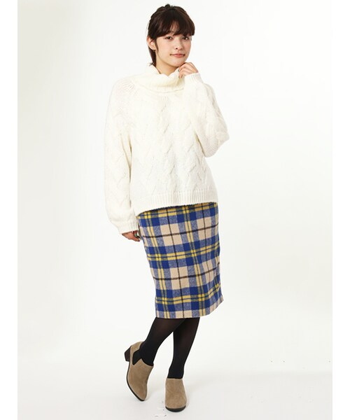 w closet（ダブルクローゼット）の「ケーブル編みオフタートルニット（トップス・レディース・オフホワイト/Lグレー/Lベージュ・FREE）」の10枚目の写真