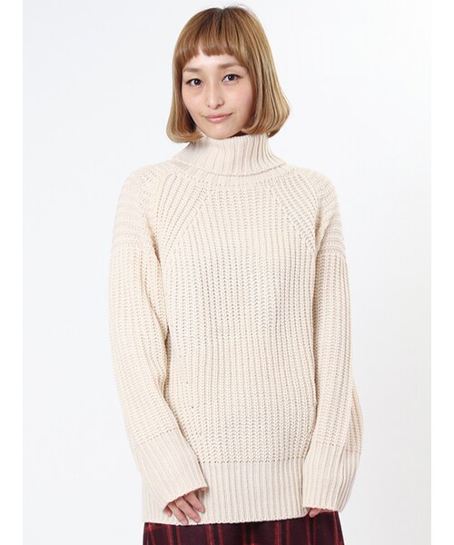 w closet（ダブルクローゼット）の「片畦タートルニット（トップス・レディース・オフホワイト/ピンクベージュ/グレー/キャメル/カーキ・FREE）」の6枚目の写真