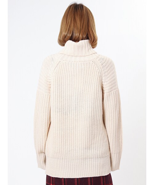 w closet（ダブルクローゼット）の「片畦タートルニット（トップス・レディース・オフホワイト/ピンクベージュ/グレー/キャメル/カーキ・FREE）」の8枚目の写真