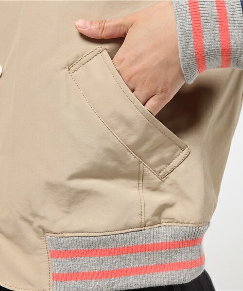 FRAPBOIS（フラボア）の「デリバリー（ブルゾン・レディース・ベージュ/レッド・1/2）」の9枚目の写真