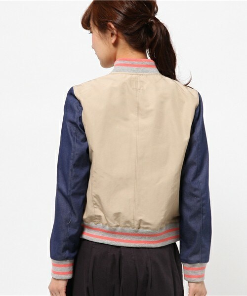 FRAPBOIS（フラボア）の「デリバリー（ブルゾン・レディース・ベージュ/レッド・1/2）」の5枚目の写真