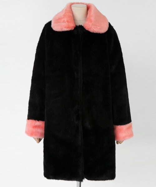 DHOLIC（ディーホリック）の「フェイクファーツートンミドル丈コート（その他アウター・レディース・グリーン/ブラック/ヒョウ柄・FREE）」の2枚目の写真