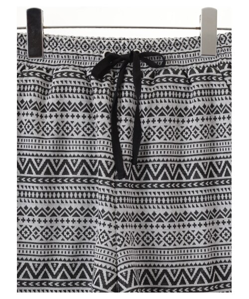 earth music&ecology(アースミュージックアンドエコロジー)の「オルテガキュロットパンツ(パンツ・ブラック/ボルドー/ブラウン・S/M)」の6枚目の写真