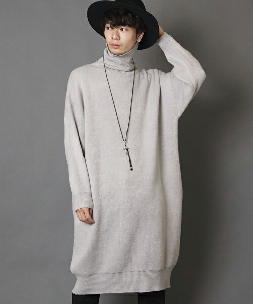 Louches（ルーシュ）の「タートルネックロングニットワンピース（ニット/セーター・メンズ・ブラック/グレー/ベージュ・FREE）」の2枚目の写真