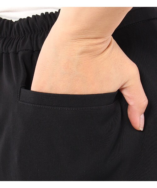PAGEBOY(ページボーイ)の「グログランテープドロストパンツ(パンツ・レディース・オフホワイト/ブラック/カーキ)」の11枚目の写真