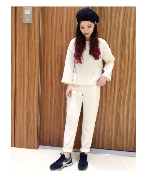 PAGEBOY(ページボーイ)の「グログランテープドロストパンツ(パンツ・レディース・オフホワイト/ブラック/カーキ)」の13枚目の写真