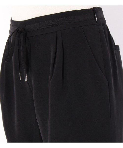 PAGEBOY(ページボーイ)の「グログランテープドロストパンツ(パンツ・レディース・オフホワイト/ブラック/カーキ)」の7枚目の写真