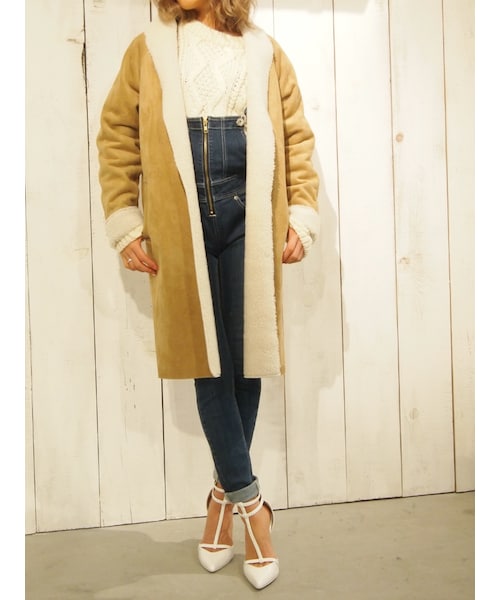 GYDA(ジェイダ)の「フェイクムートン ドロップショルダー フードコート(ジャケット/アウター・レディース・ベージュ/キャメル)」の1枚目の写真