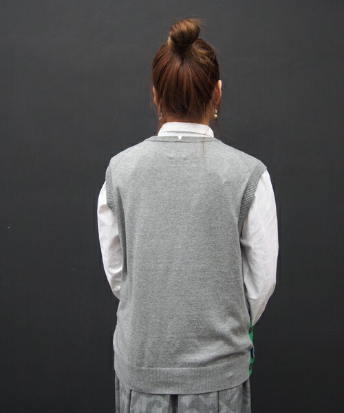 FRAPBOIS（フラボア）の「シーソートリコ（ベスト・レディース・グレー/ネイビー/イエロー・1/2）」の6枚目の写真