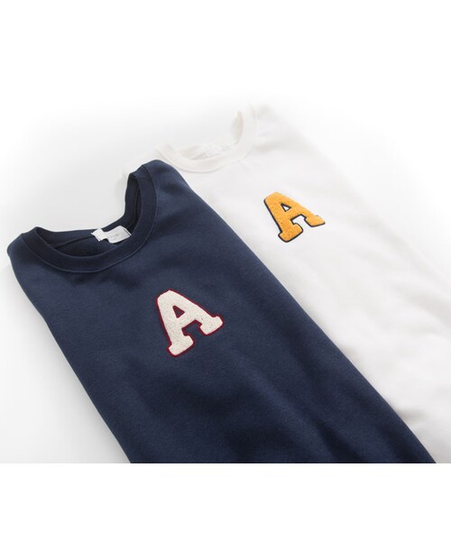 QUEEN SHOP（クイーンショップ）の「Made in Korea撞色字母造型 成為衣著吸睛重點簡單的帶出質感品味~透過舒適柔軟的面料達到自在的穿著感受下身百褶裙搭配短襪+布鞋 享受不一樣的混搭風格囉！（トップス・レディース・白/藍・F）」の8枚目の写真