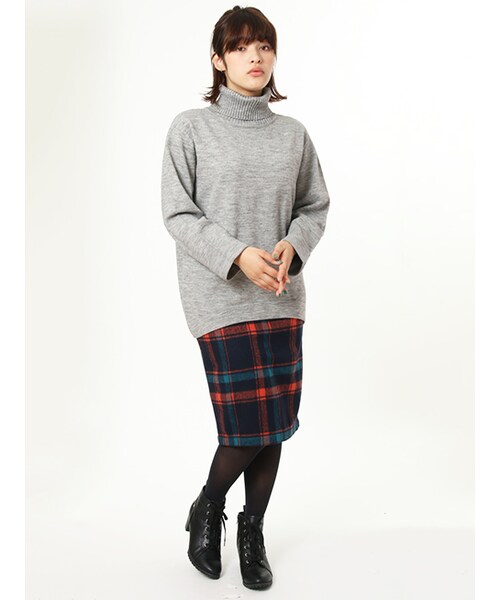 w closet(ダブルクローゼット)の「天竺編みタートルニット(トップス・レディース・オフホワイト/ピンクベージュ/キャメル/グレー/ブラック・FREE)」の12枚目の写真