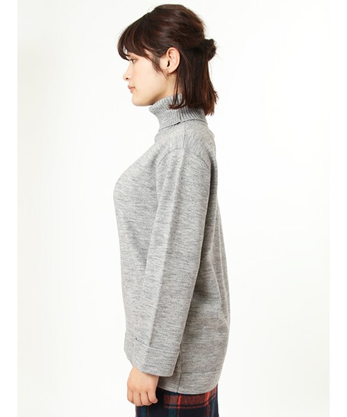 w closet(ダブルクローゼット)の「天竺編みタートルニット(トップス・レディース・オフホワイト/ピンクベージュ/キャメル/グレー/ブラック・FREE)」の7枚目の写真