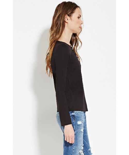 FOREVER 21（フォーエバー トゥエンティーワン）の「レースアップネックトップ（トップス・レディース・BLACK/AMBER・X-Small/Small/Medium/Large）」の2枚目の写真