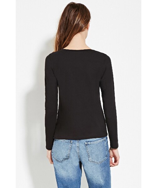 FOREVER 21（フォーエバー トゥエンティーワン）の「レースアップネックトップ（トップス・レディース・BLACK/AMBER・X-Small/Small/Medium/Large）」の3枚目の写真