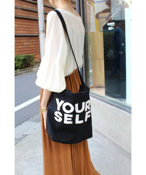 SLOBE IENA(スローブイエナ)の「《予約》5 PRE VIEW 別注YOURSELFトートバッグ◆(バッグ・ブラック/ホワイト・フリー)」の1枚目の写真