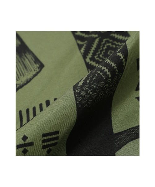 FRAMeWORK（フレームワーク）の「A PIECE OF CHICシルクスカーフ70*70（財布/小物・カーキ/ネイビー・フリー）」の6枚目の写真