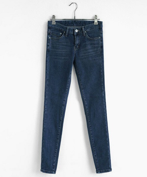 DHOLIC（ディーホリック）の「ヴィンテージウォッシュ裏起毛スキニーデニムパンツ（デニムパンツ・レディース・ブラックグレー/ブルーデニム・25/26/27/28/29/30）」の2枚目の写真