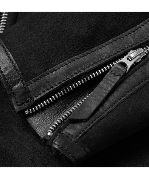 Our Legacy(アワーレガシー)の「Our Legacy Leather-Trimmed Shearling Bomber Jacket(ライダースジャケット・メンズ・Black・S/M/XL)」の5枚目の写真