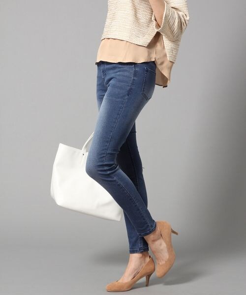 BLISS POINT（ブリスポイント）の「ストレッチデニムスキニーパンツ（パンツ・レディース・ホワイト/ブラック/クラッシュ(ブラック)/ブルー/ネイビー・S/M/L）」の4枚目の写真