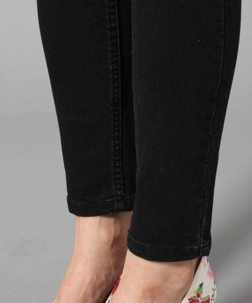 BLISS POINT（ブリスポイント）の「ストレッチデニムスキニーパンツ（パンツ・レディース・ホワイト/ブラック/クラッシュ(ブラック)/ブルー/ネイビー・S/M/L）」の15枚目の写真