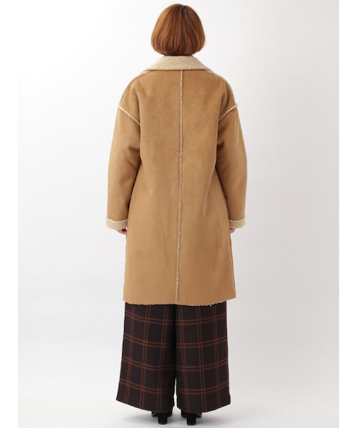 w closet(ダブルクローゼット)の「ムートンリバーシブルコート(ジャケット/アウター・レディース・キャメル/モカ・FREE)」の5枚目の写真