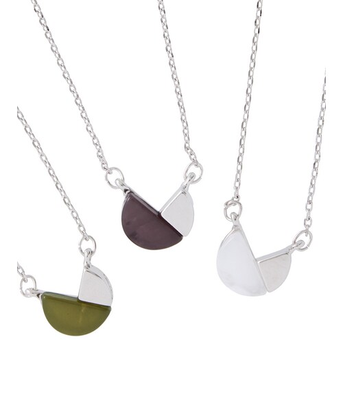 EMODA(エモダ)の「サークルカットネックレス(アクセサリー・レディース・ホワイト/ブラック/グリーン・F)」の8枚目の写真