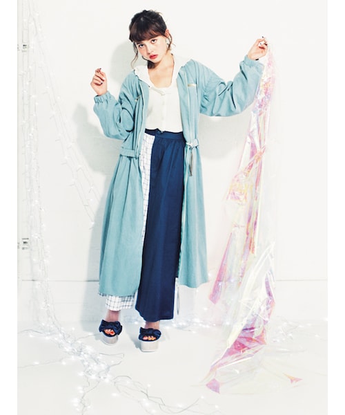 merry jenny（メリージェニー）の「はんぶんこワイドパンツ（パンツ・レディース・オフホワイト/ネイビー/ベージュ・F）」の5枚目の写真