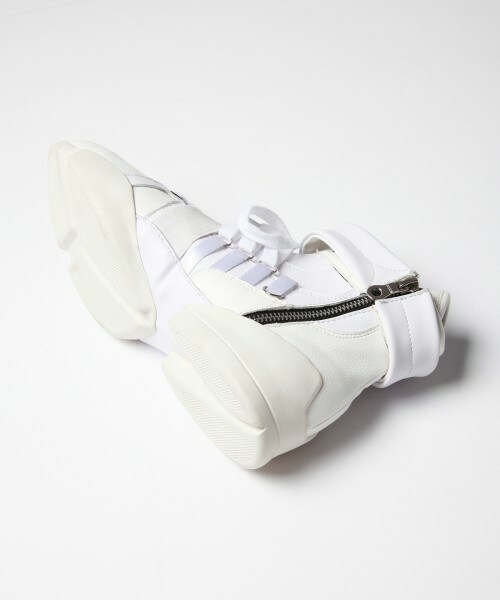 VANQUISH（ヴァンキッシュ）の「セパレートソールスニーカー