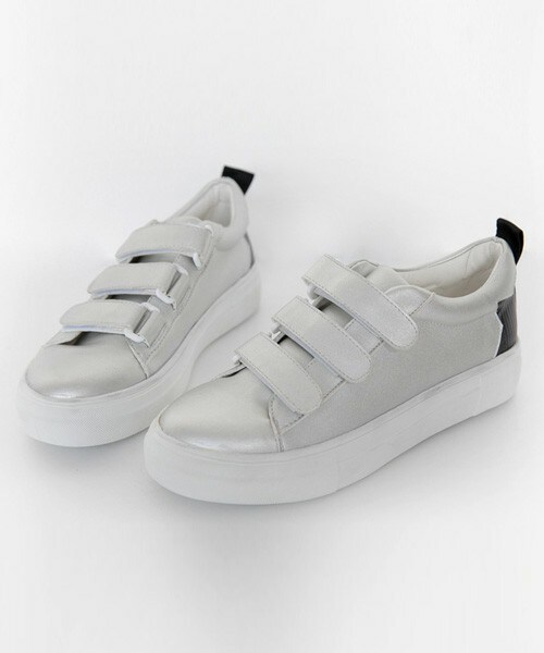 DHOLIC（ディーホリック）の「LOVEロゴループベルクロスニーカー（スニーカー・レディース・ホワイトアイボリー/ブラック/シルバー・230/235/240/245/250）」の3枚目の写真