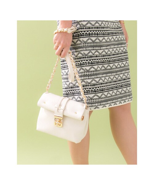 RODE SKO（ロデスコ）の「MIRA フラワーバックルショルダーバッグ（バッグ・レディース・BLACK/OFF WHITE/YELLOW・-）」の8枚目の写真