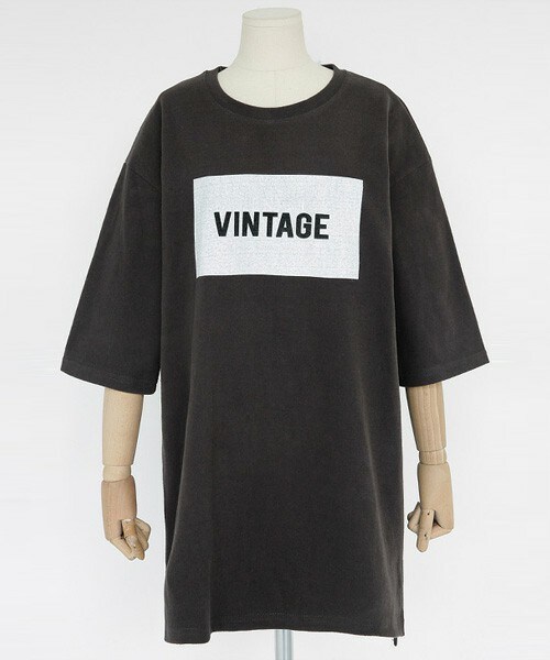 DHOLIC(ディーホリック)の「VINTAGEロゴプリントオーバーサイズTシャツ(Tシャツ/カットソー・レディース・ディープスカイブルー/アイボリー/ベージュ/ブラック・FREE)」の3枚目の写真