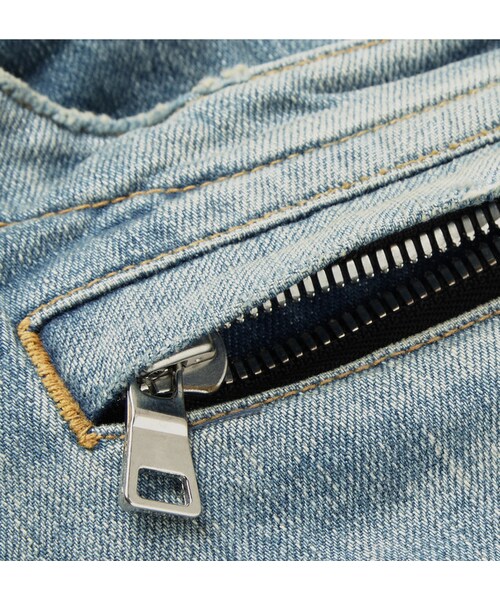 BALMAIN（バルマン）の「Balmain Slim-Fit Distressed Denim Biker Jeans（デニムパンツ・メンズ・Blue・30/31/32/33/34/35）」の2枚目の写真