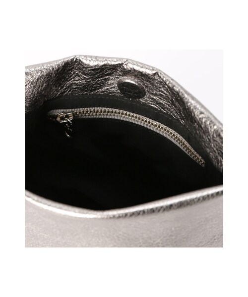 La TOTALITE（ラトータリテ）の「BAGGU レザーポシェット（バッグ・ブラック/キャメル/シルバー・フリー）」の14枚目の写真