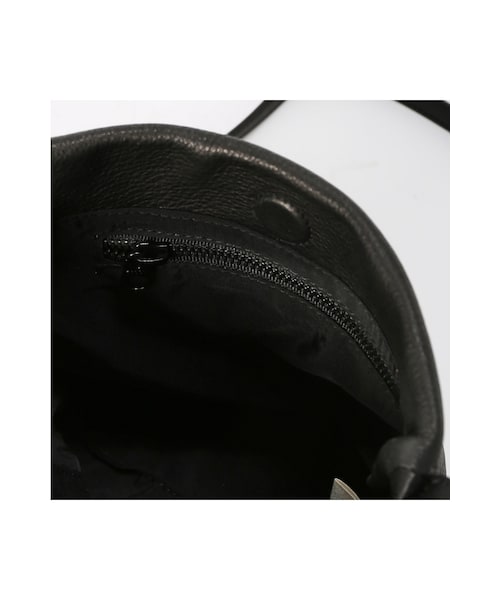 La TOTALITE（ラトータリテ）の「BAGGU レザーポシェット（バッグ・ブラック/キャメル/シルバー・フリー）」の12枚目の写真