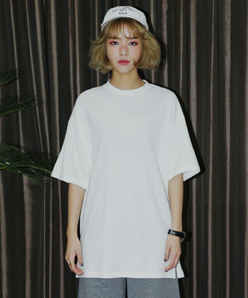 DHOLIC(ディーホリック)の「モダール素材サイドスリットハーフスリーブTシャツ(Tシャツ/カットソー・レディース・ホワイト/ディープグリーン/ブラック/マスタード・FREE)」の1枚目の写真