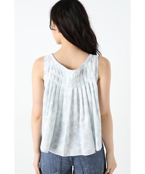 Noble（ノーブル）の「フラワープリントタックフレアーブラウス（トップス・ブルー A/ピンク A・フリー）」の11枚目の写真