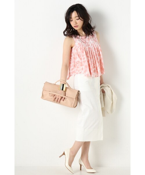 Noble（ノーブル）の「フラワープリントタックフレアーブラウス（トップス・ブルー A/ピンク A・フリー）」の8枚目の写真