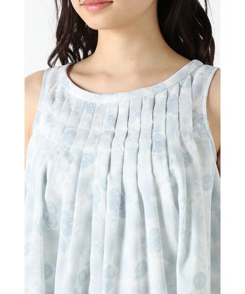 Noble（ノーブル）の「フラワープリントタックフレアーブラウス（トップス・ブルー A/ピンク A・フリー）」の12枚目の写真