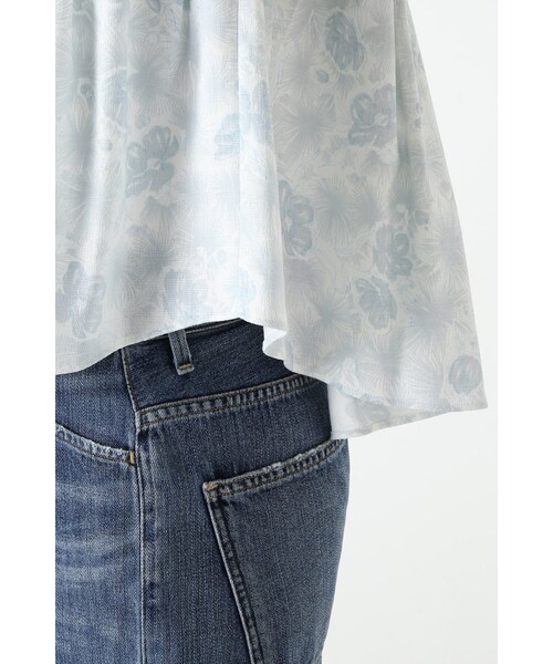 Noble（ノーブル）の「フラワープリントタックフレアーブラウス（トップス・ブルー A/ピンク A・フリー）」の15枚目の写真