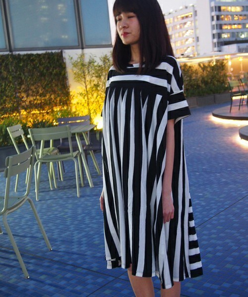 FRAPBOIS（フラボア）の「ピュールＴ（ワンピース・レディース・ブラック・1）」の5枚目の写真