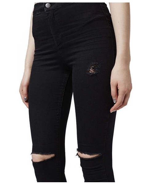 TOPSHOP(トップショップ)の「Topshop Moto 'Joni' Ripped Skinny Jeans (Black) (Petite)(デニムパンツ・レディース・Black・Petite 24 US (fits like 23)/Petite 25 US (fits like 24)/Petite 26 US (fits like 25-26)/Petite 28 US (fits like 27)/Petite 30 US (fits like 28-30)/Petite 32 US (fits like 30-31))」の2枚目の写真