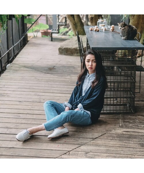 QUEEN SHOP（クイーンショップ）の「跟上時尚潮流的鬚邊牛仔設計不論是搭配高跟鞋or布鞋都能詮釋出完美的穿搭女孩們心動了嗎？那就快入手吧！MODEL 唐葳 立即入手款（パンツ・レディース・F・S/M/L）」の3枚目の写真