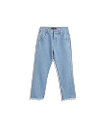 QUEEN SHOP | 跟上時尚潮流的鬚邊牛仔設計不論是搭配高跟鞋or布鞋都能詮釋出完美的穿搭女孩們心動了嗎？那就快入手吧！MODEL 唐葳 立即入手款(パンツ)