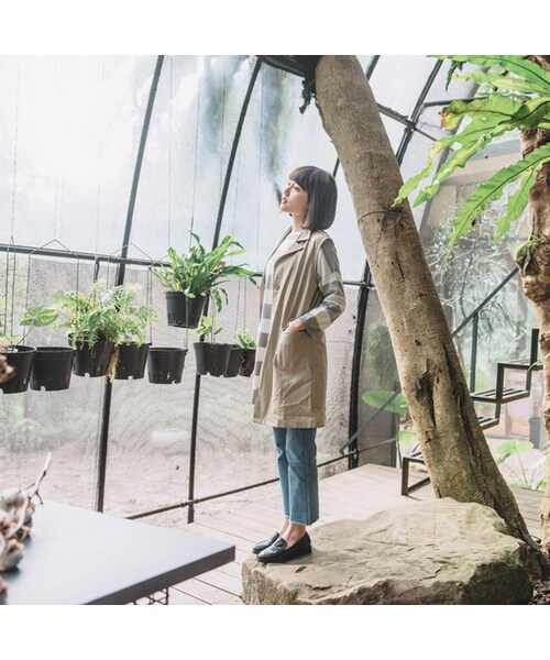 QUEEN SHOP（クイーンショップ）の「跟上時尚潮流的鬚邊牛仔設計不論是搭配高跟鞋or布鞋都能詮釋出完美的穿搭女孩們心動了嗎？那就快入手吧！MODEL 唐葳 立即入手款（パンツ・レディース・F・S/M/L）」の5枚目の写真